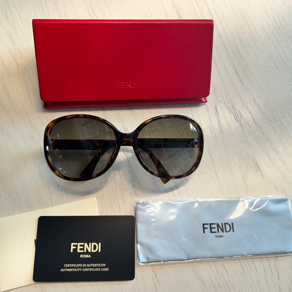 Fendi Brown Tortoise Large Sunglasses - Picture 7 of 8
